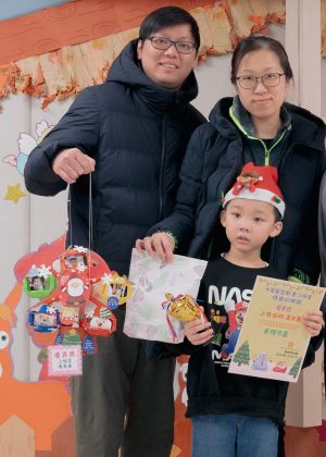 黃奕熹家長